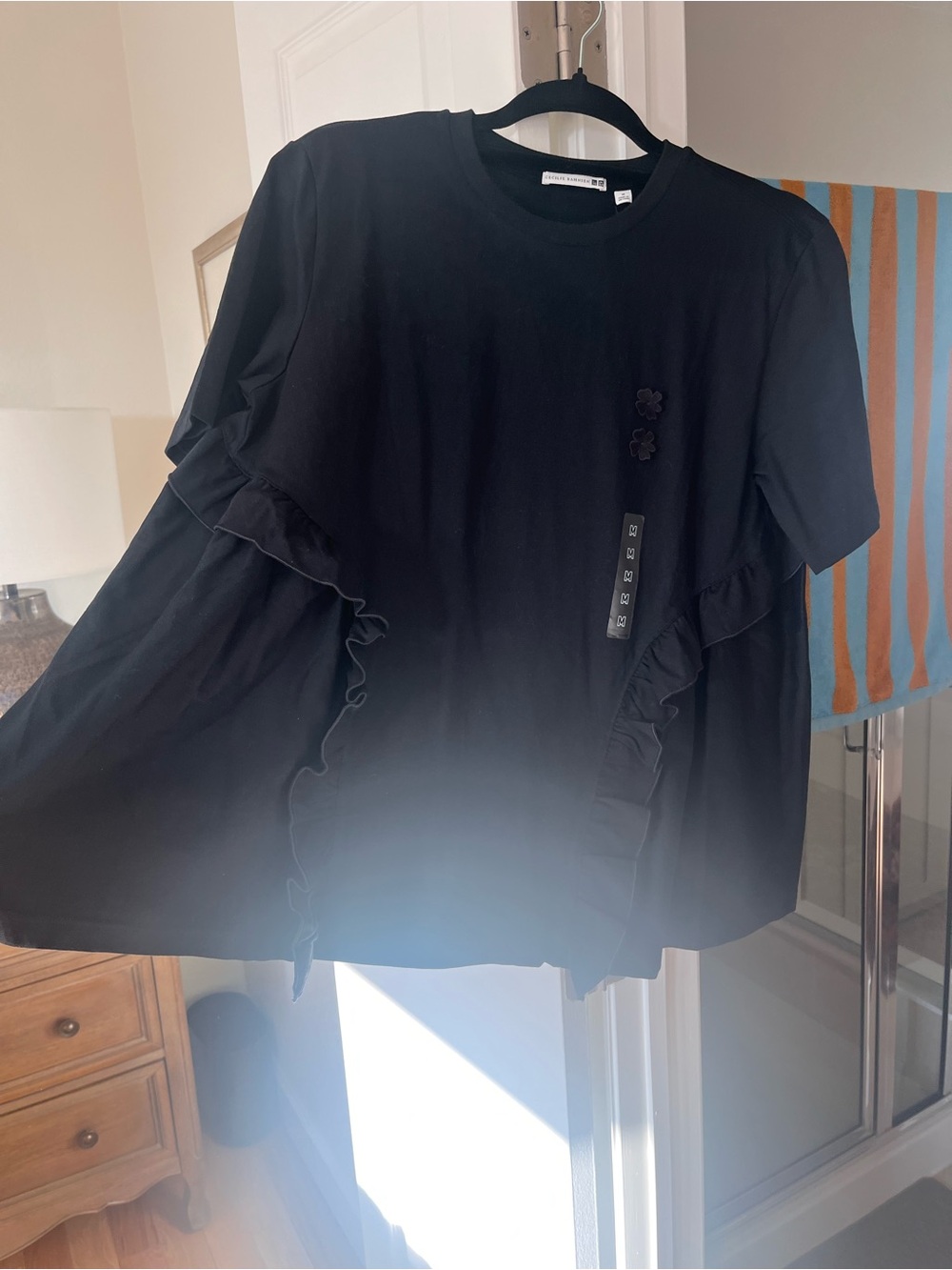 Uniqlo Black Ruffled Short-Sleeve oversized Tee - Women’s M - NWT - Picture 3 of 7